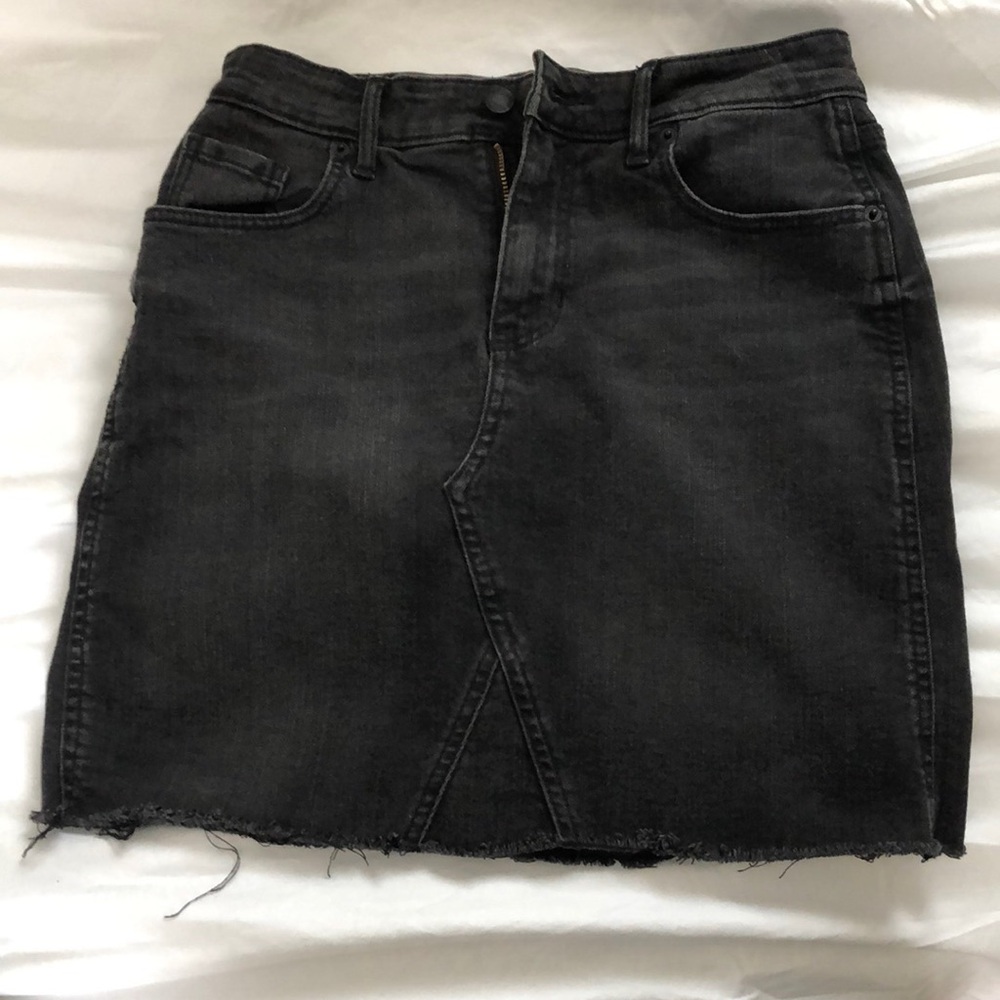 Women’s Old Navy Black Jean Skirt,
Size 4
